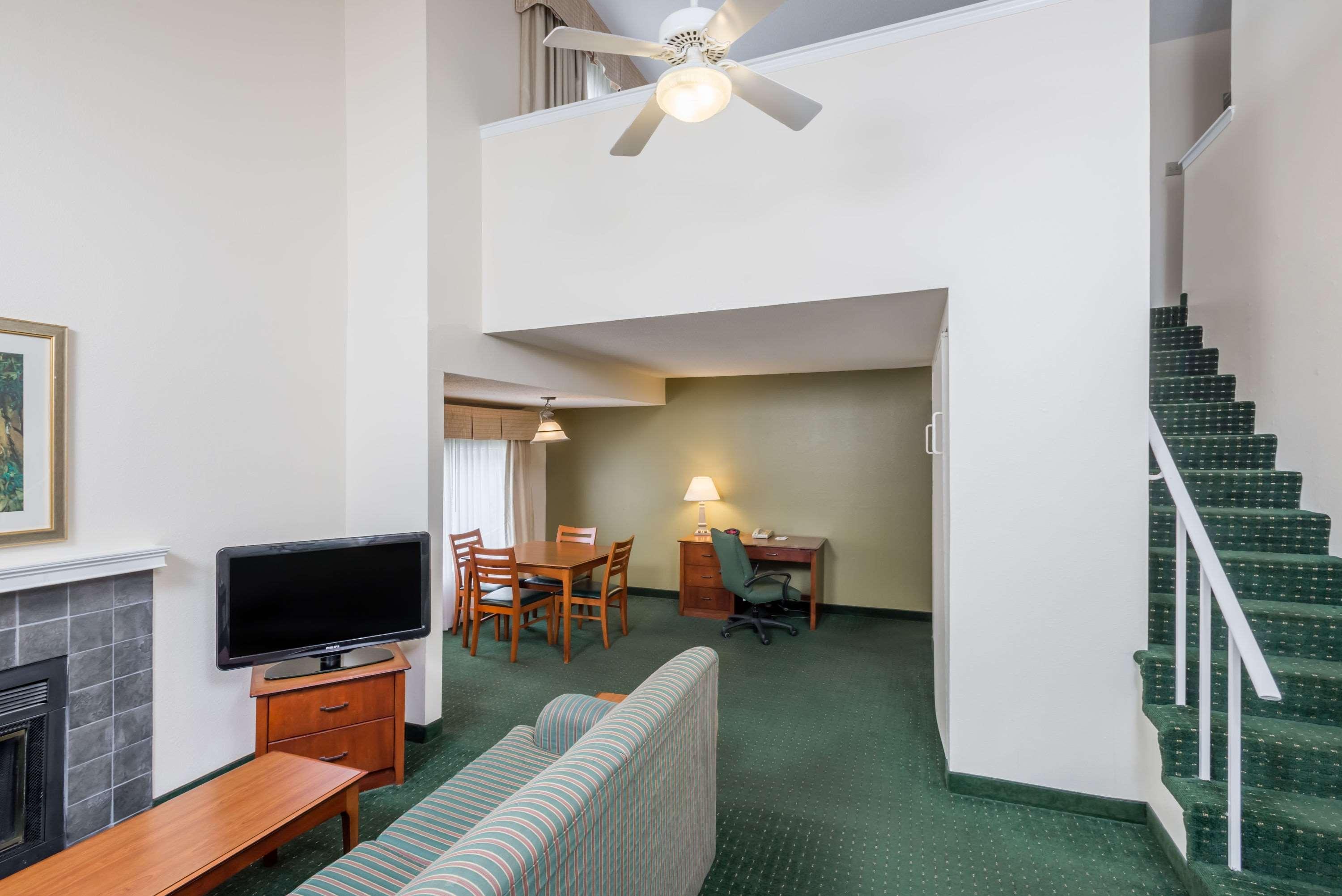 Best Western Fishkill Inn & Suites Zewnętrze zdjęcie